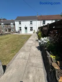 Owl Cottage - sleeps 5 near Brecon Beacons, Zip World, Bike Park Wales - Image 3