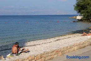 Apartments by the sea Sutivan, Brac - 15617 - Image 5