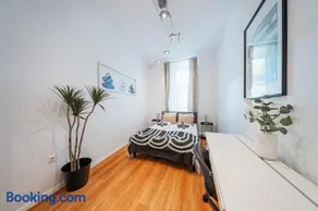 Nice Central City Room - Image 3