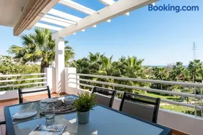 Luxury Apartment with Free Alcazaba Lagoon Access - Image 1