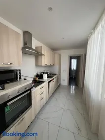 Jasmine court penthouse - Image 2