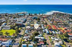 Townhouse in Shellharbour Village - Image 2
