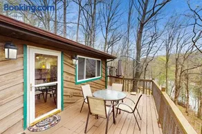Serene Lake Home Sleep 7 Grill Games Dog Friendly - Image 1