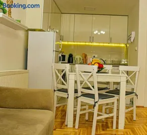 Apartman Lux 5- private parking - Image 2