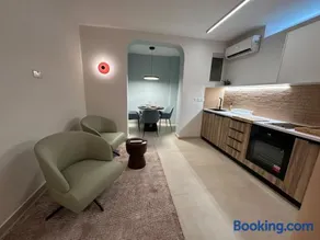 Modern Apt near the Sea - Image 4