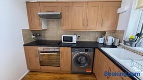 2 Bedroom Holiday Home 20 Mins from Loch Lomond - Image 3