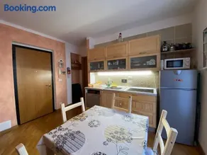SARA'S - Image 3
