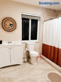 The blue Homestay near Miami Airport - Image 4