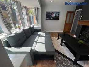 Luxury Detached holiday home Near BHX, JLR, NEC - Image 2