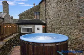Unicorn House Hot Tub Near Barnard Castle - Image 5