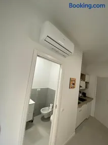 San Dionigi 11 Studio Apartments - Image 4