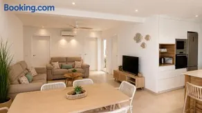Hermosa casa con piscina cerca de la playa de Punta Prima - Image 2