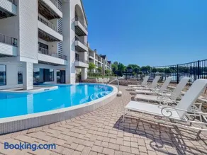 117B Edgewater Inn - Image 4