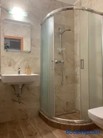 Castellum Apartmanház - Image 1