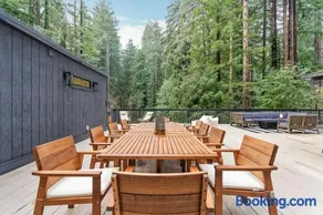 Relaxing Home Among The Redwoods - Dog-Friendly - Image 3
