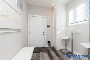 Indy Pool Home - Image 2