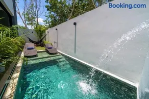 Luxury 5 Bedroom Villa - Private Heated Pool - Movie Theater - Gated Community - fits 11 - Image 4