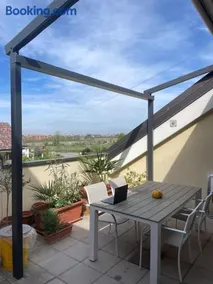 Flat with terrace close to Forum and Milanofiori Metro - Image 1