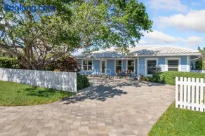 Blue Banyan Boathouse - Image 5