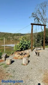 Casa rústica às margens do lago - Image 3