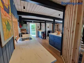 Family-Friendly Coastal Cottage - Image 4