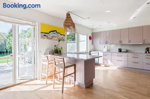 Spacious Family Home with Backyard - Image 3
