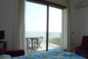 Riva Beach Apartment - Image 2