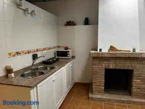 Apartamento con jardín en parcela compartida y parking seguridad - Image 2
