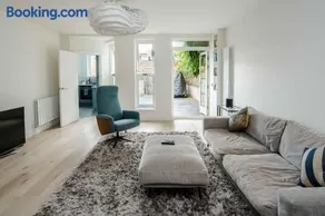 2 Bedroom Stylish Apartment in Notting Hill - Image 2