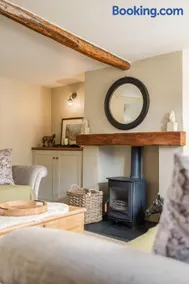 Carr Cottage - Sleeping 4 And Welcoming Dogs - Image 3