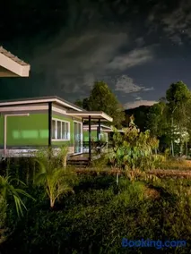 Greenview Room and Restaurant - Image 3