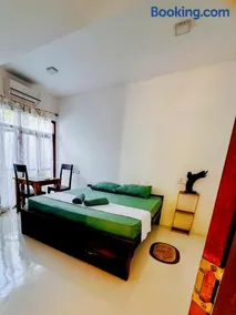 Footmark Surf Stay - Image 1