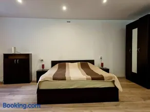 Transylvania Hostel - Image 1
