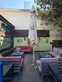 Harrys Inn Guesthouse - Image 3