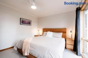 Bayview on Hill - Pet friendly - Woodfire - Image 2
