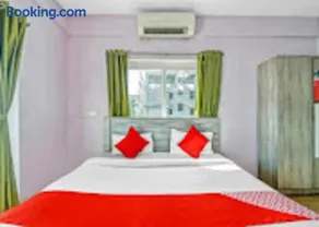 Hotel SSSS Garden Cafe - Image 2
