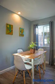 Relaxing Home With SF Bay View - Image 2