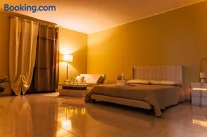 Gold House - Image 2