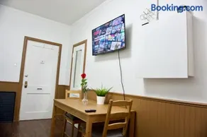 Amazing Affordable Apartment Downtown Parking Location Coffee - Image 1