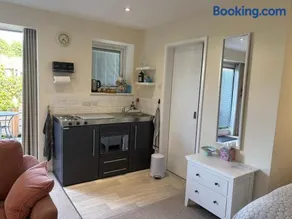 Garden Studio in Bourne End - Image 4