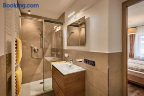 Saina - Image 5