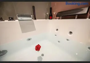 Novara Suite Idromassaggio Jacuzzi - Image 2