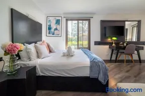 Classic Family Room - Sleeps 4 - Image 3