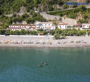 Testa di Monaco - Basic Beach Accommodations - Image 1