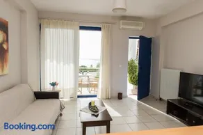 Kamari Blue Apartments - Image 4