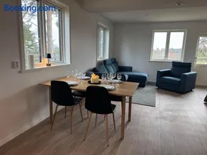 Rimbo - Lägenhet med balkong och utsikt mot parken - Image 3