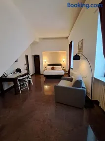 Palazzo Cusani Charming Rooms - Image 3