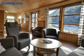 Fully equipped cabin by the fjord - Image 4