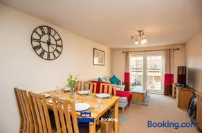 Two Bedroom Apartment By Beds Away Short Lets & Serviced Accommodation Close to Kidlington Airport and Blenheim Palace - Image 5
