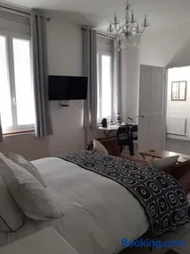 Oasis Master Suite - Image 4